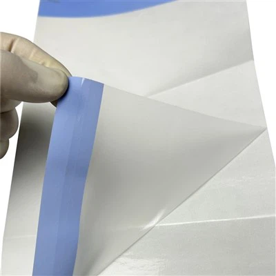 Adhesivní chirurgický obvaz na rány